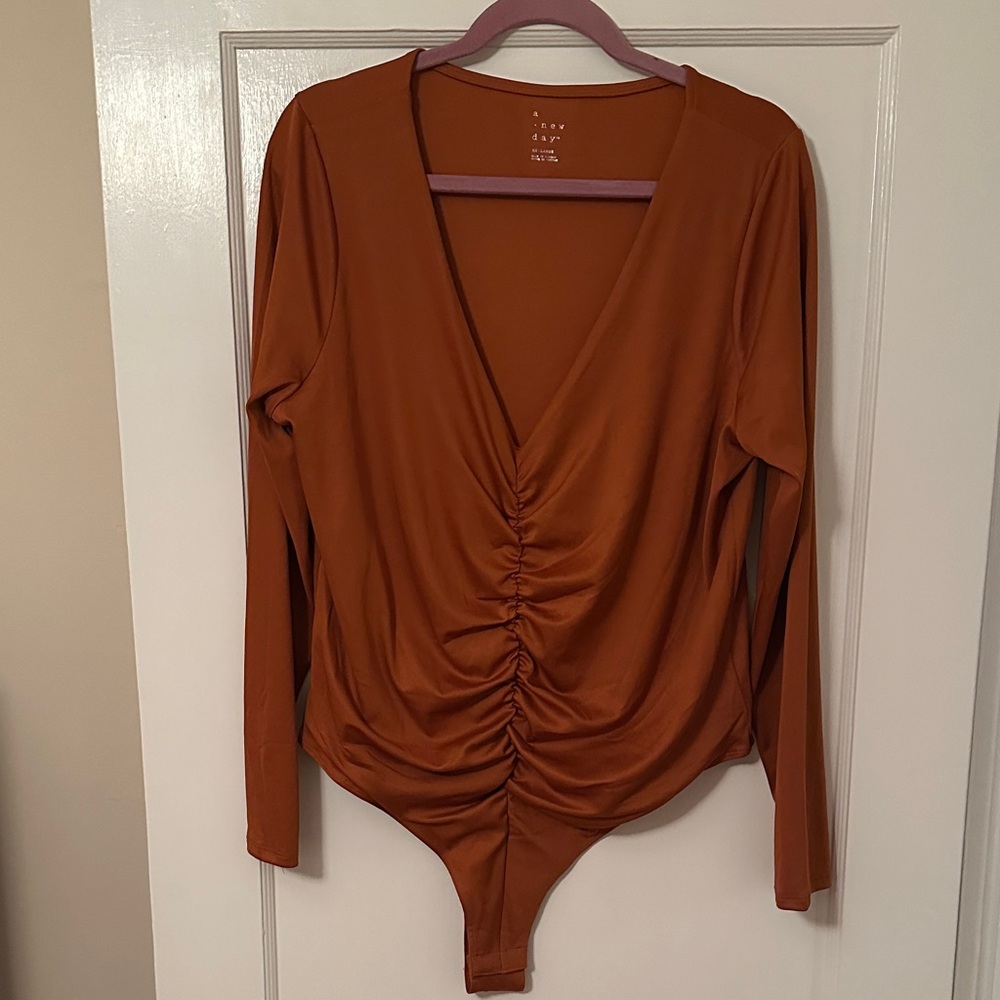 Ruched V-Neck Long Sleeve Bodysuit - Rust